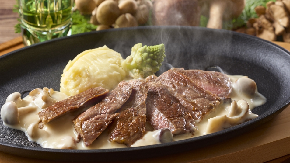 焼きたて サーロインステーキ 福井県産きのこのクリームソース（おすすめご当地グルメ）※イメージ