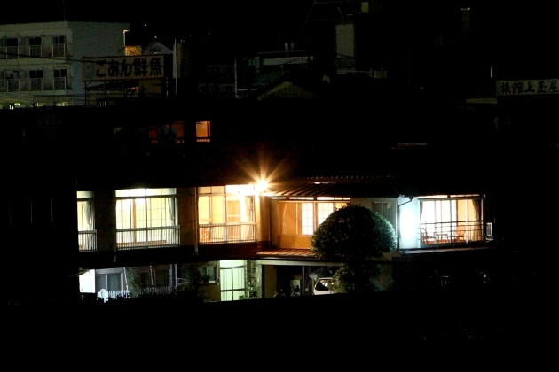 外観（夜）