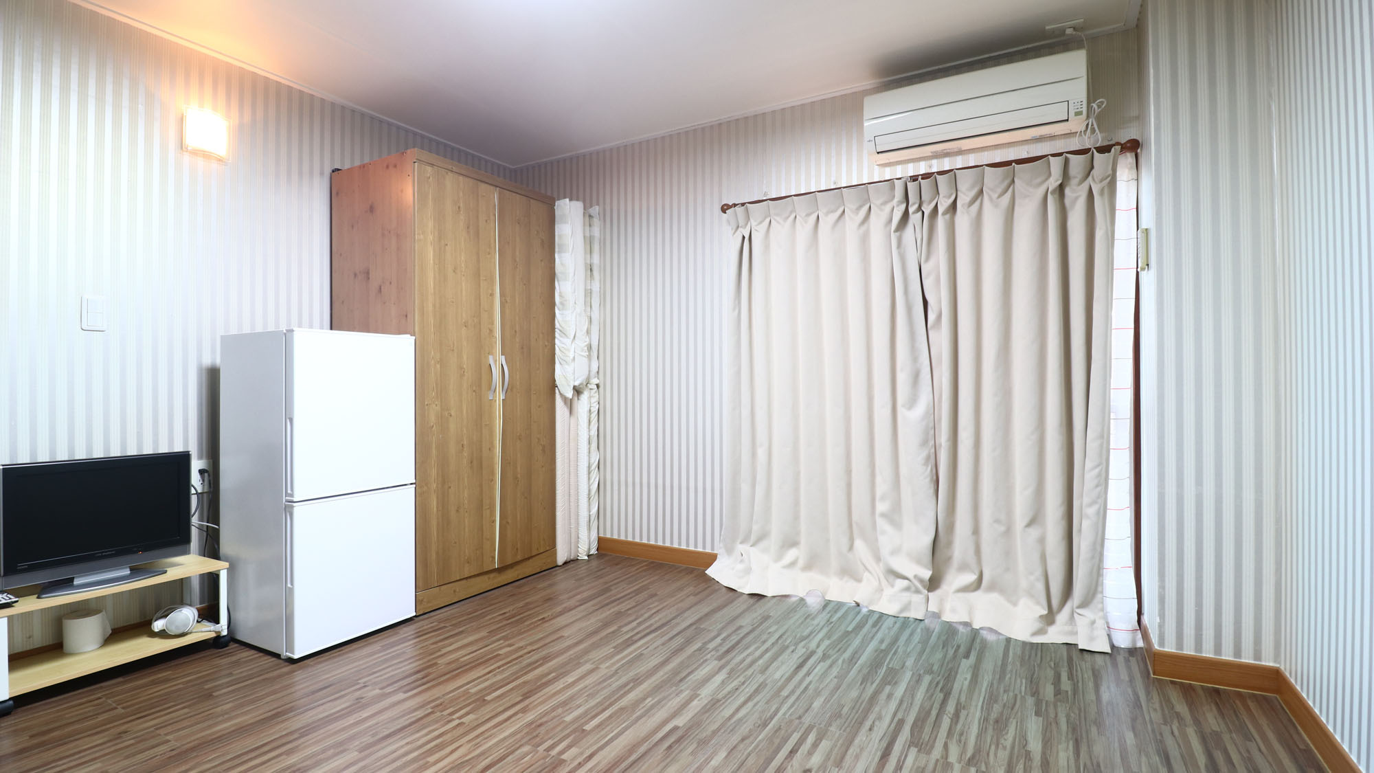 【客室】洋室布団３名までシャワー・トイレ付き冷蔵庫やWi-Fi、冷暖房完備*
