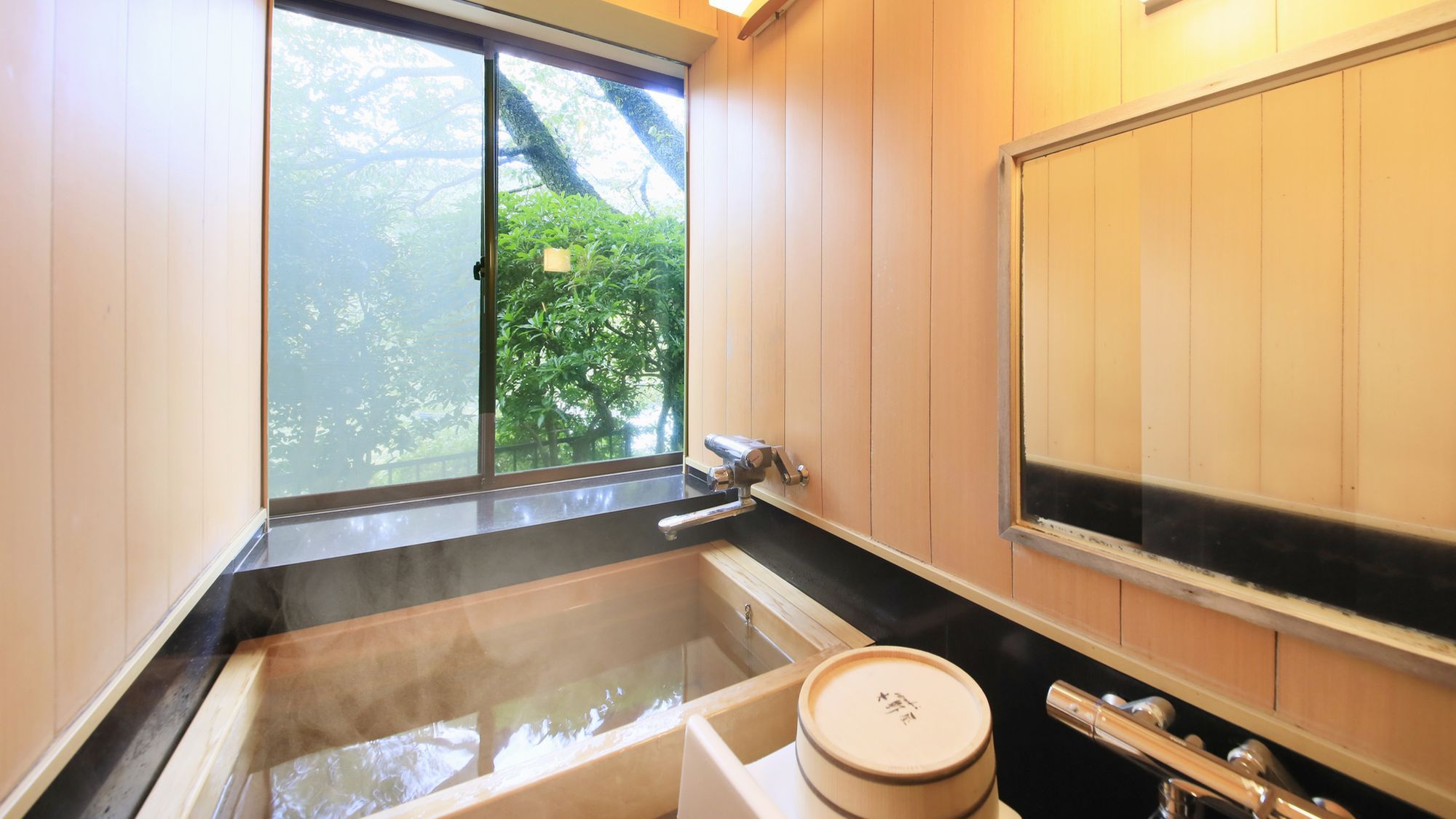 【B】源泉檜風呂・トイレ付標準和室(8畳タイプ) 客室一例