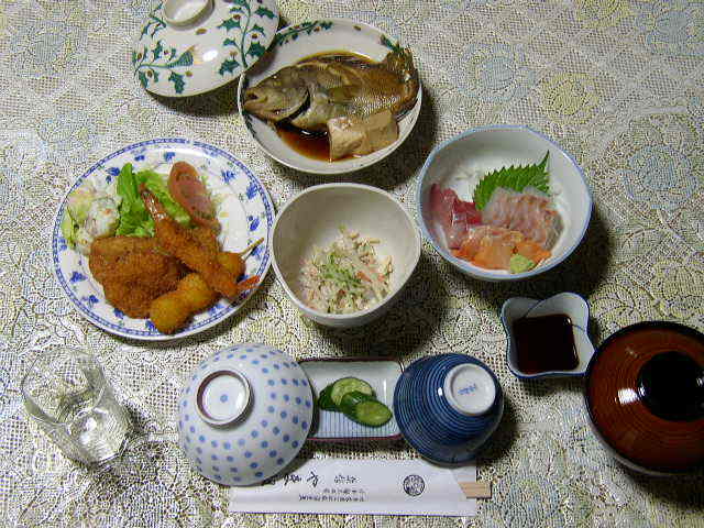 夕食（ちょっとリッチにお刺身付き１泊２食夕食豪華プラン の夕食の一例です。）