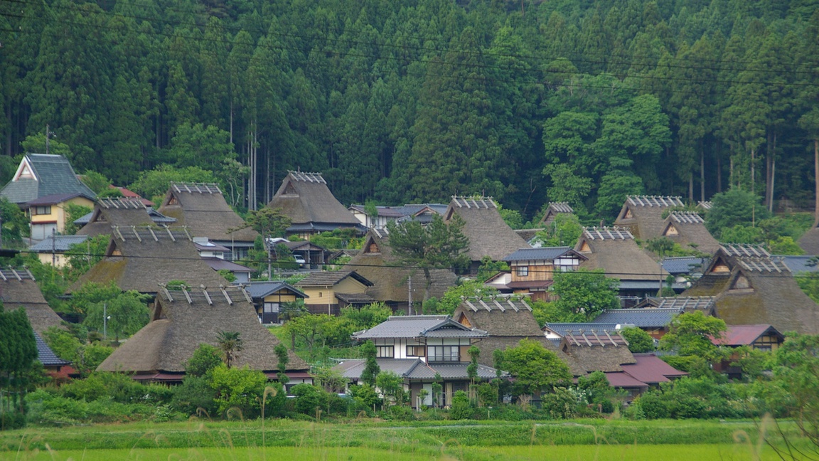 *かやぶきの里