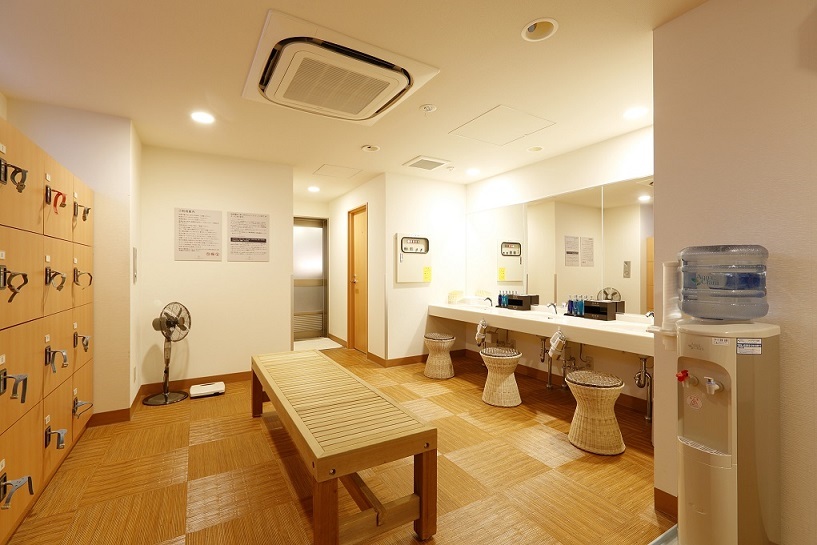 男性大浴場_脱衣所