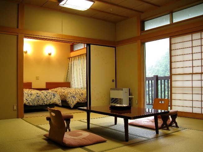 Akagi Onsen Hananoyado Yunosawakan Stop at Akagi Onsen Hananoyado Yunosawakan to discover the wonders of Maebashi. The property features a wide range of facilities to make your stay a pleasant experience. Free Wi-Fi in all rooms are ju