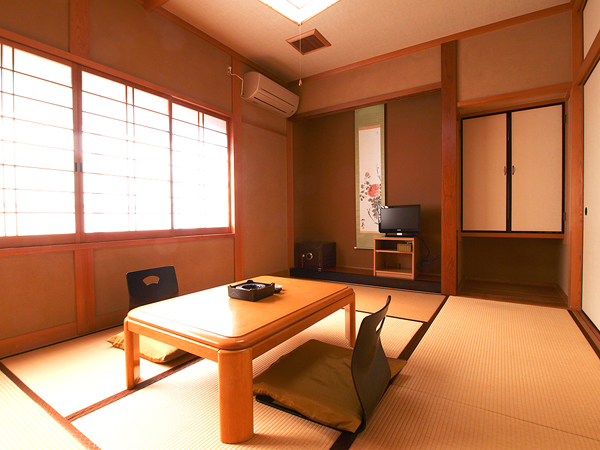 お部屋はすべて、和室です。ごゆっくりお寛ぎください。