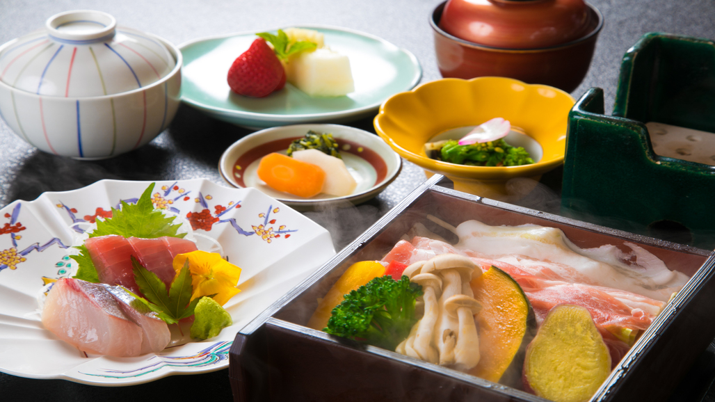 【日本料理・れいめい庵】刺身と黒豚せいろ蒸し御膳一例