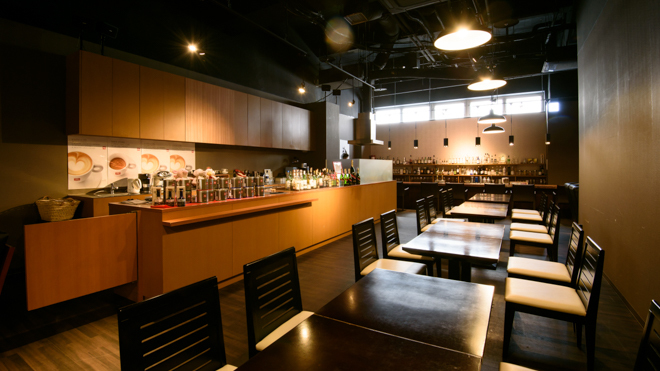 Bar&Sushi 紺と白店内画像