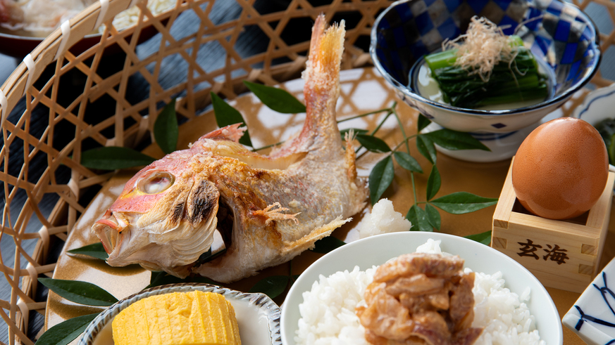 【朝食一例】魚の塩焼きなどの和朝食をご用意します。