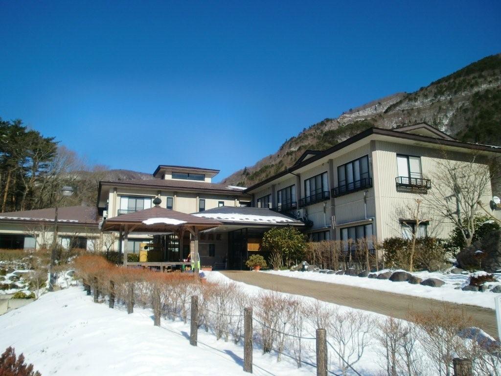 梅川荘外観冬景色
