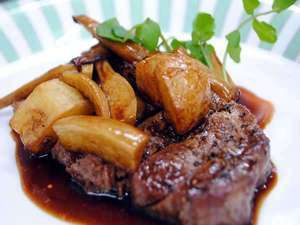 仔牛のロースト、きのことじゃがいもを添えて