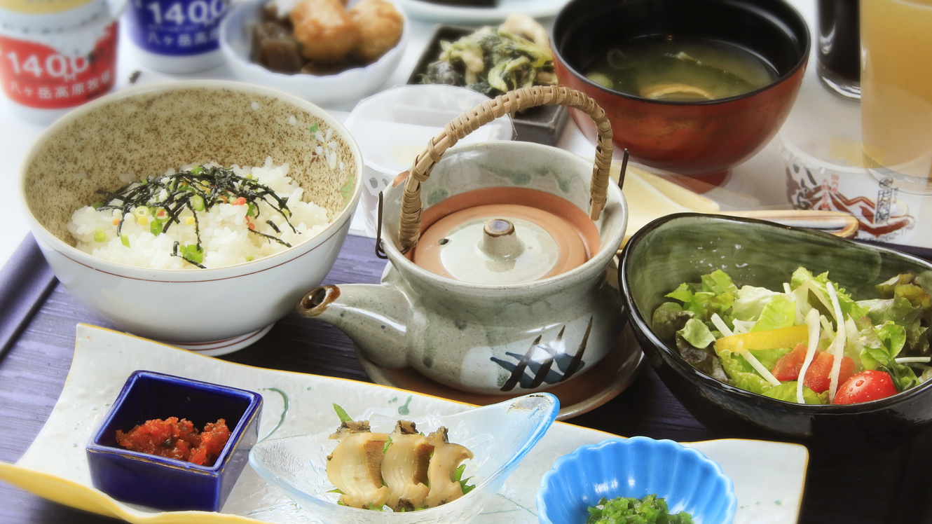 【ご朝食】メインは「花籠朝食」又は「お茶漬け膳」からお選びいただけます