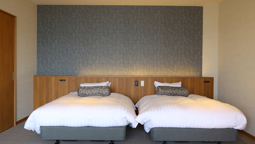 【温泉展望風呂付き客室301】広々寛げるセミダブルベッド