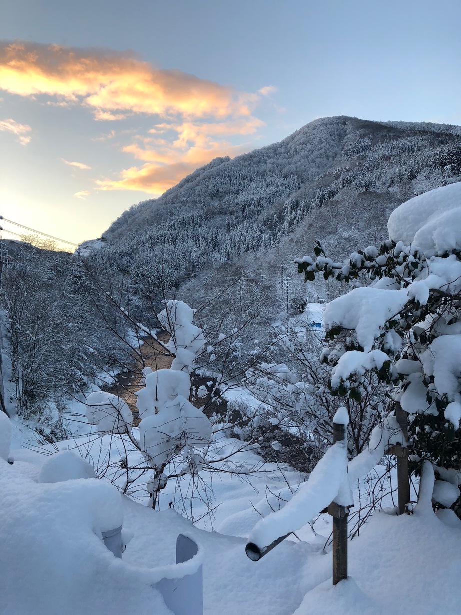 朝焼けの雪景色
