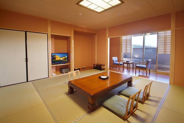 Ueki Onsen Kirinoyu The 3-star Ueki Onsen Kirinoyu offers comfort and convenience whether youre on business or holiday in Kumamoto. The property offers a high standard of service and amenities to suit the individual nee