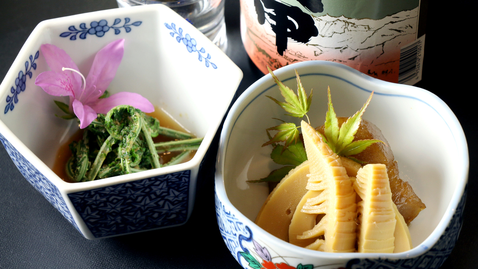 【山菜料理コース】山菜（こごみ）のおひたし&タケノコの煮物