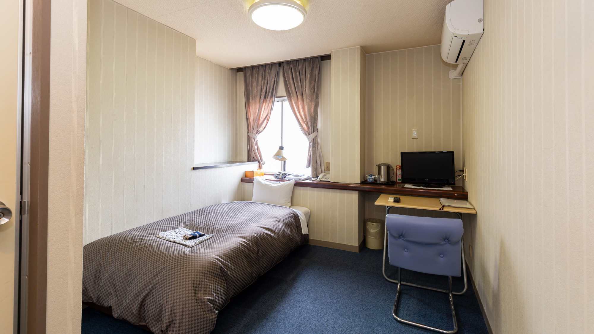 *【客室：写真一例】シングルバストイレ付