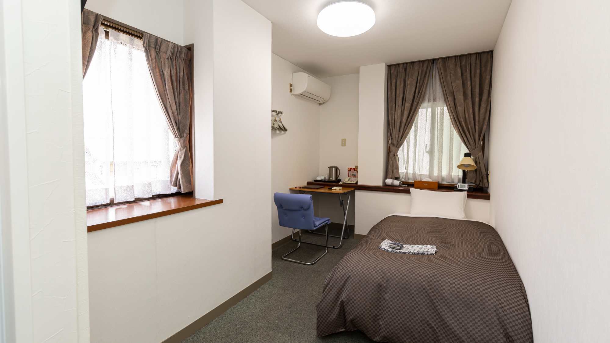 *【客室：写真一例】シングルバス共同・トイレ付