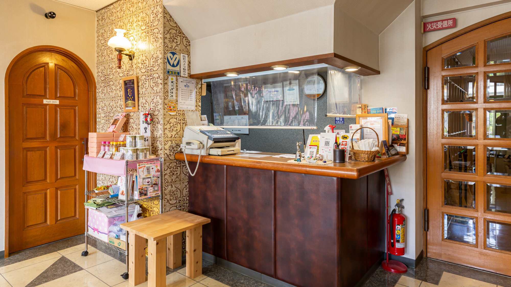 *【フロント：写真一例】