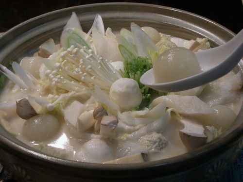 鶏白湯と豆乳仕立ての特製鍋料理『白雪鍋』