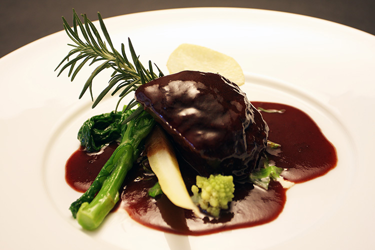 冬牛ほほ肉、蜂蜜を加えた赤ワイン煮(2013冬)