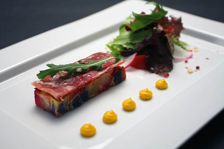 根菜のフォンダン、ガトー仕立てリーフサラダを添えて(2013冬)