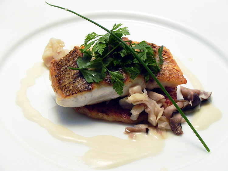 真鯛のポワレ、茸の焼きリゾットと共に(2013秋)