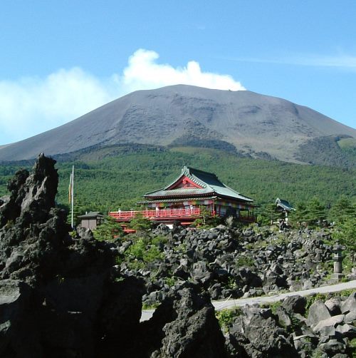 周辺観光地「鬼押出し園」