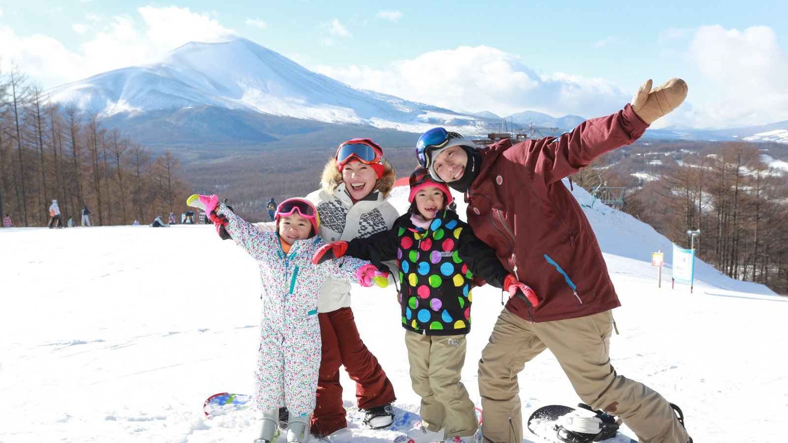 ファミリー利用におすすめの周辺スキー場『軽井沢スノーパーク』。ホテルからお車で約30分！