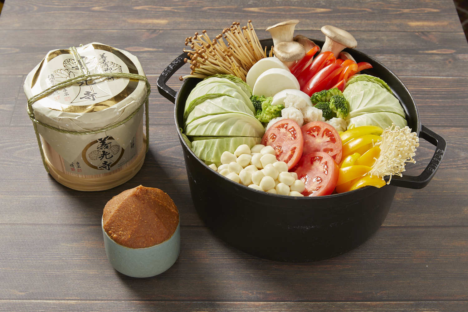 冬野菜の信州味噌トマトチーズ鍋