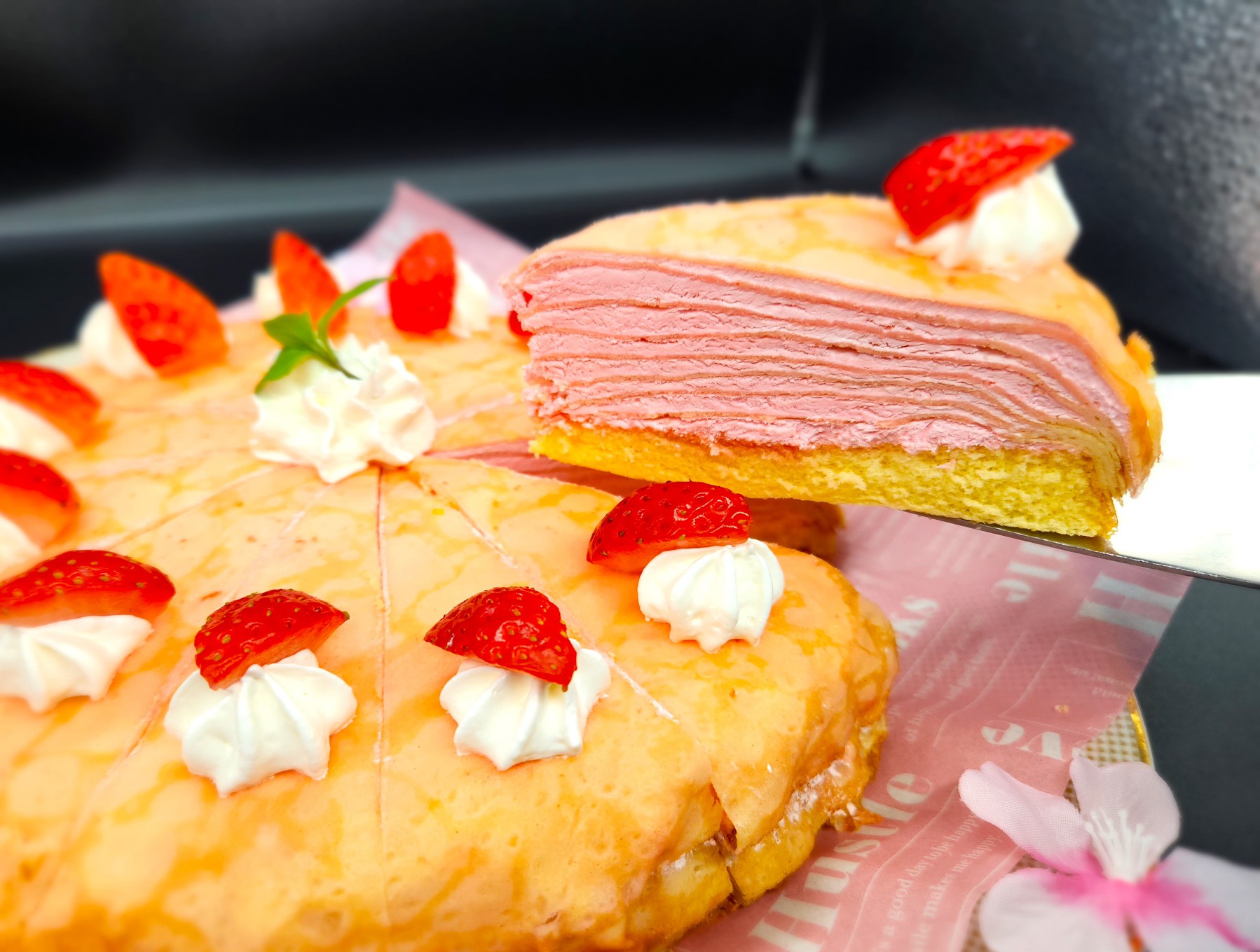 【2025年春限定メニュー】イチゴのミルクレープ