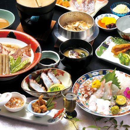 Restaurant & Yado Shimotsuitei Set in a prime location of Kurashiki, Restaurant & Yado Shimotsuitei puts everything the city has to offer just outside your doorstep. The property has everything you need for a comfortable stay. All 
