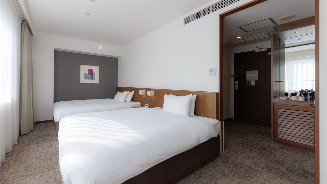 【デラックスツイン(北館) 33㎡】 ３名利用可能、快適にお過ごしいただける利便性の高いお部屋です。