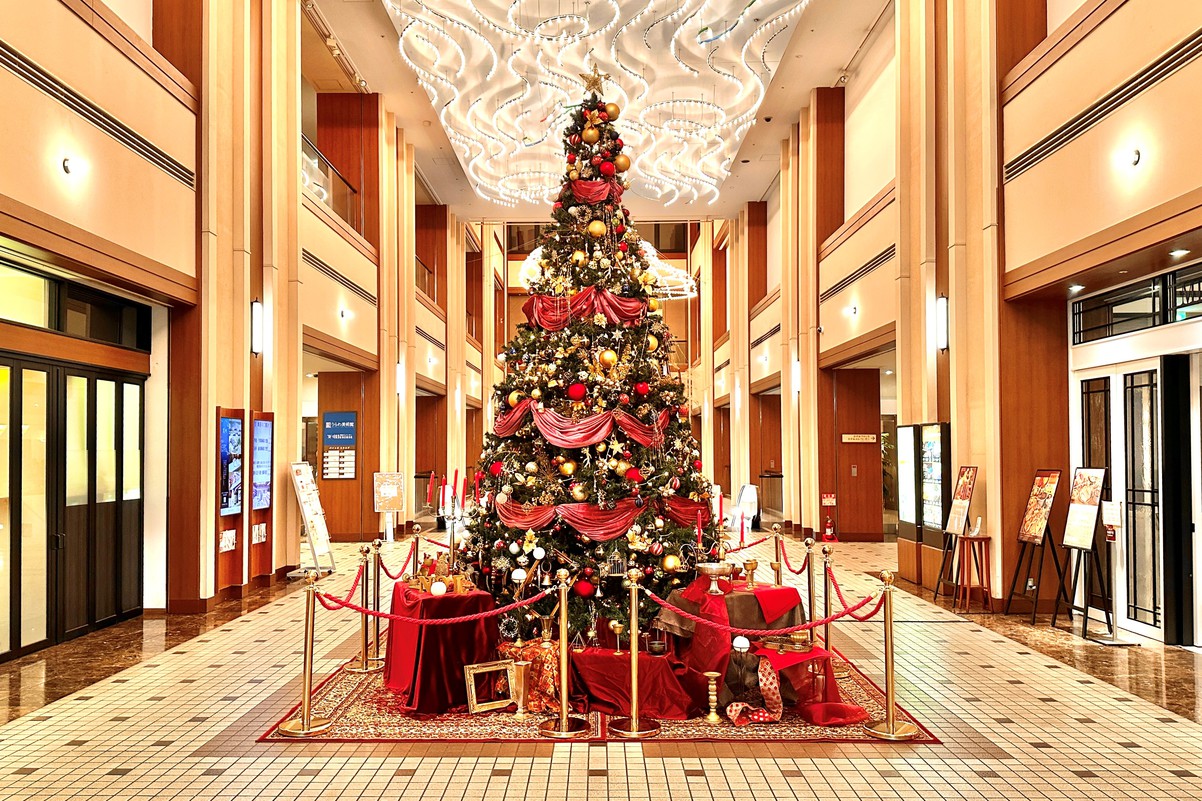 クリスマスツリー2023？ロイヤルパインズホテル浦和♪