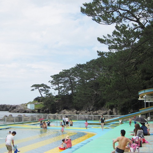 長崎鼻公園プール（スライダー）