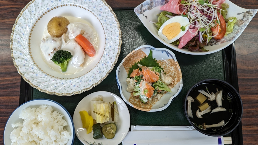 夕食一例：日替わり膳