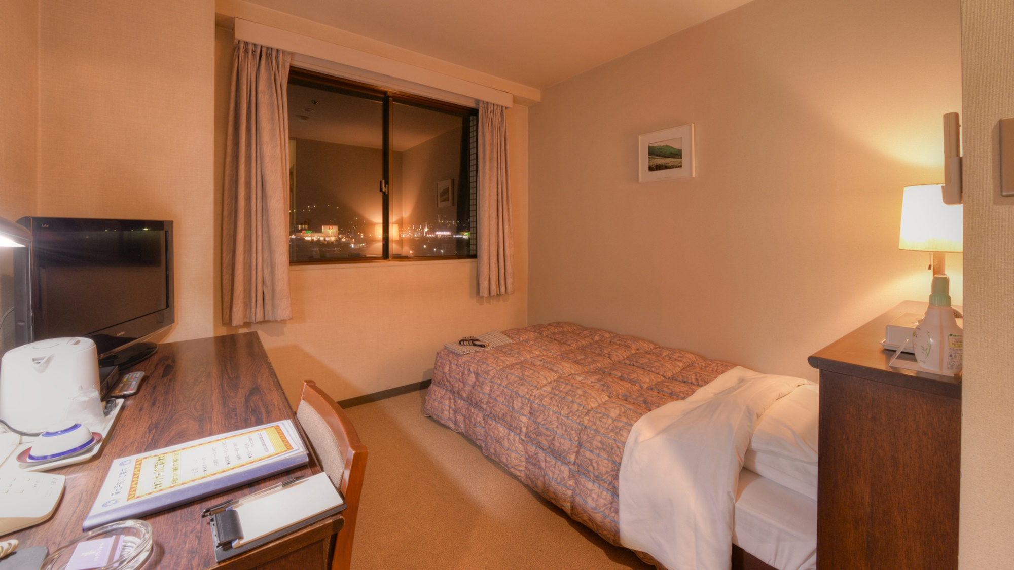 Grand Foret Stop at Grand Foret to discover the wonders of Ehime. The property offers a high standard of service and amenities to suit the individual needs of all travelers. Free Wi-Fi in all rooms, facilities fo