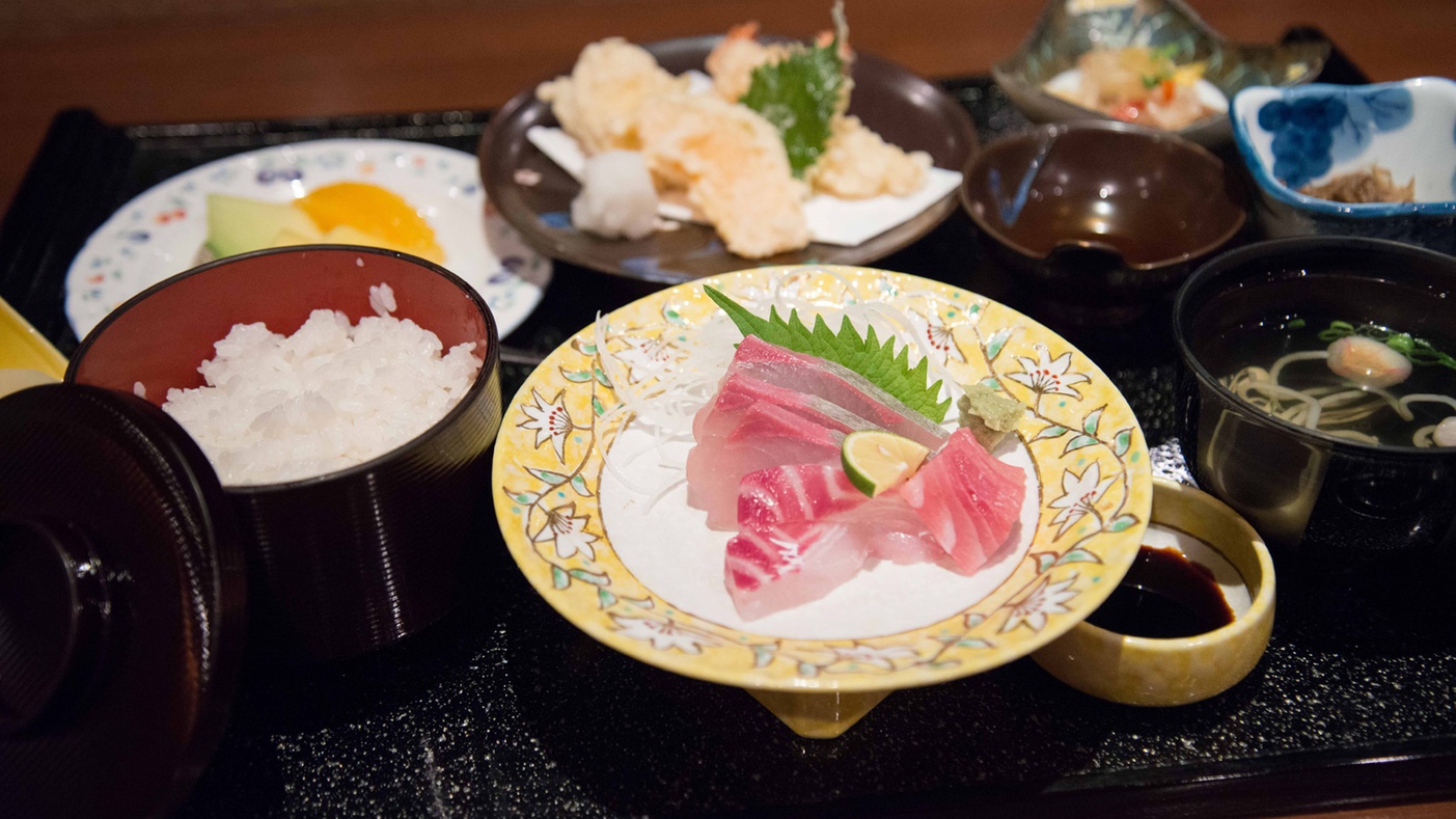 *お夕食一例/旬の恵みを味わえる、彩り豊かなおもてなしをご堪能下さい。