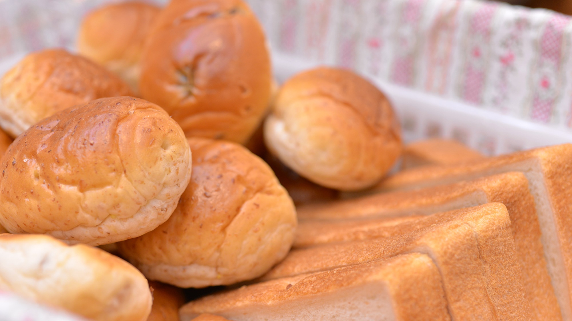 *朝食バイキング/手軽さが人気！美味しいパンにジャムをたっぷりつけて。