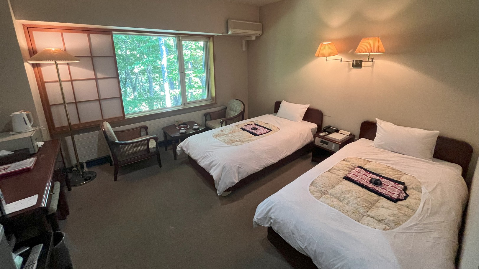 洋室ツインベッド