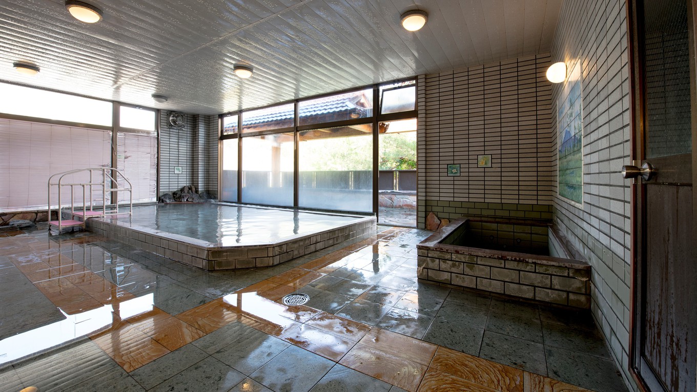 *開湯100年の歴史ある片品温泉。大浴場には、ジェットバス・サウナを備えています
