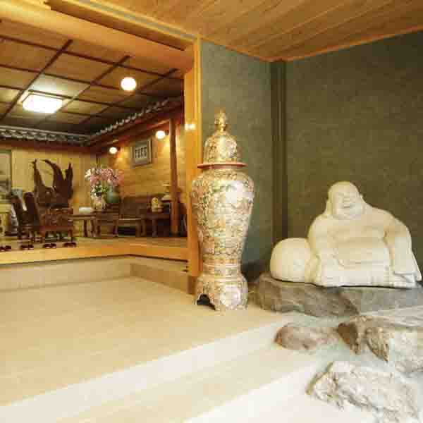 Kikuchi Onsen Shiroyamaso Interior 2