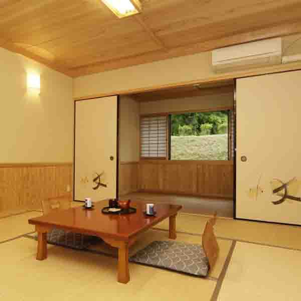 Kikuchi Onsen Shiroyamaso Interior 1