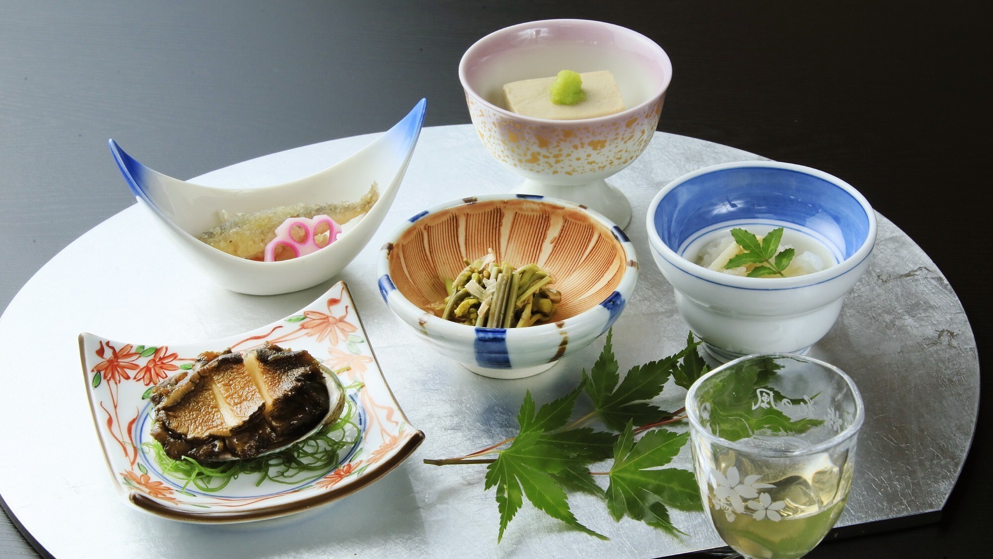 【お食事一例】季節の前菜で「美味しい」と会話が弾むお夕食