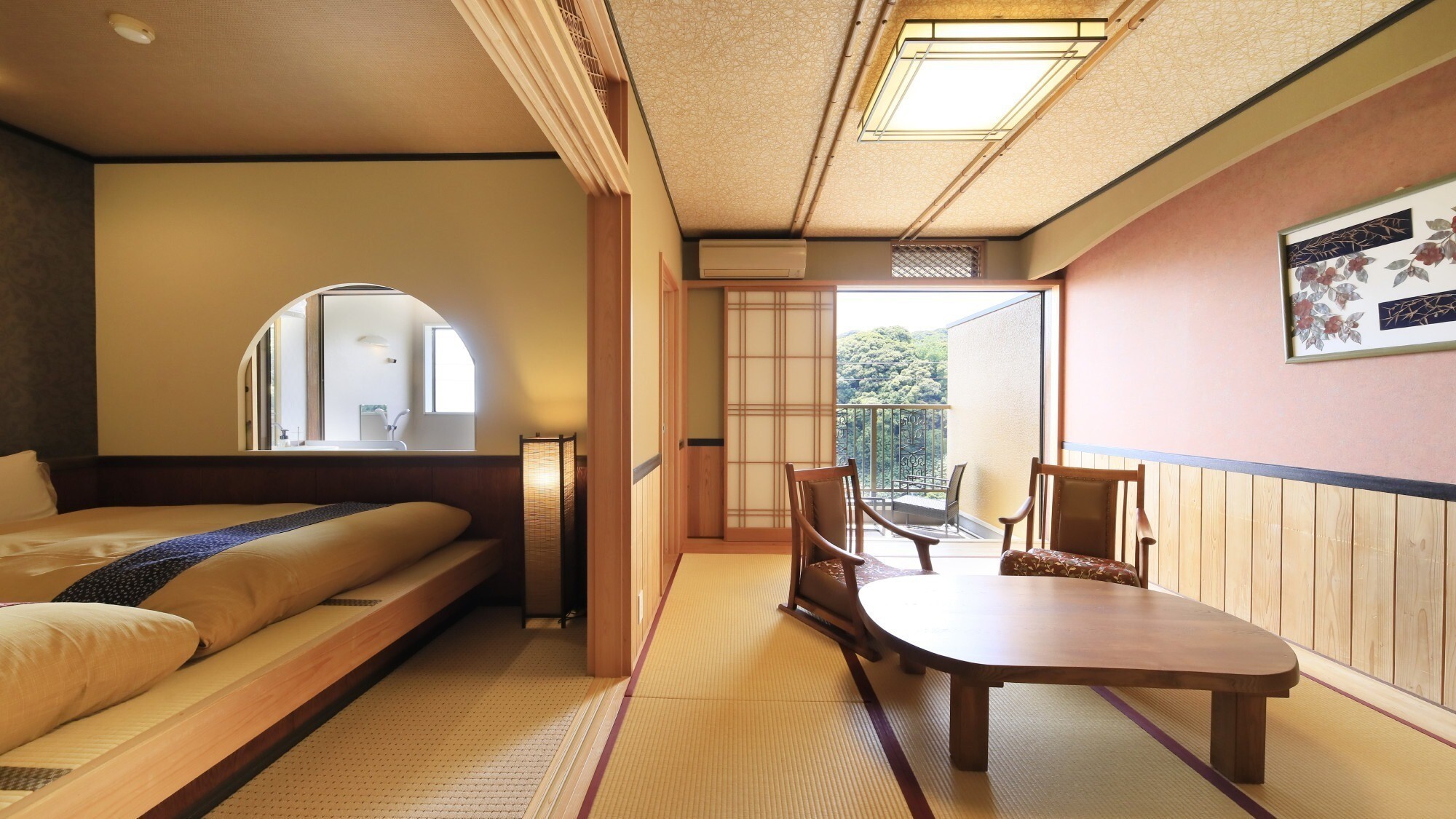 【石楠花】居間落着いたしつらえの和室になっています