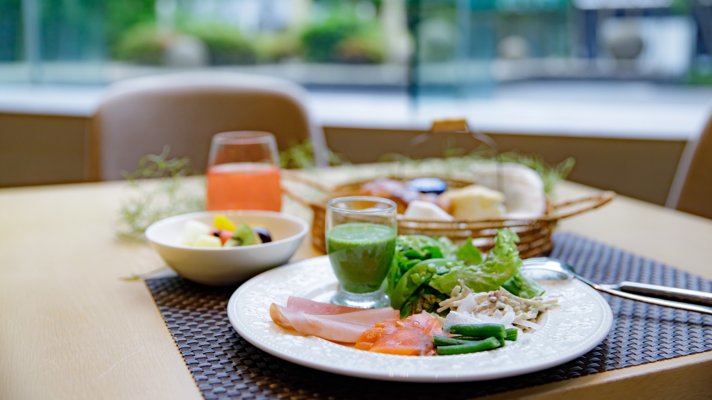 【朝食／レストラン】１階カフェ・イン・ザ・パーク