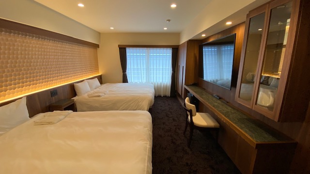 フォース・スタンダード(ユニバーサルデザイン・タイプＢ)