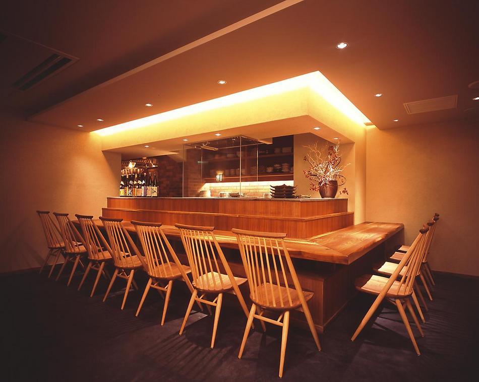 B1F旅籠（はたご）カウンター席