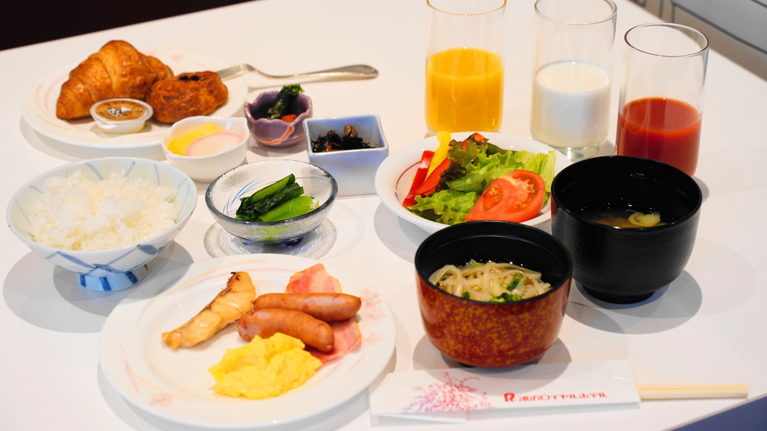 朝食バイキングの一例