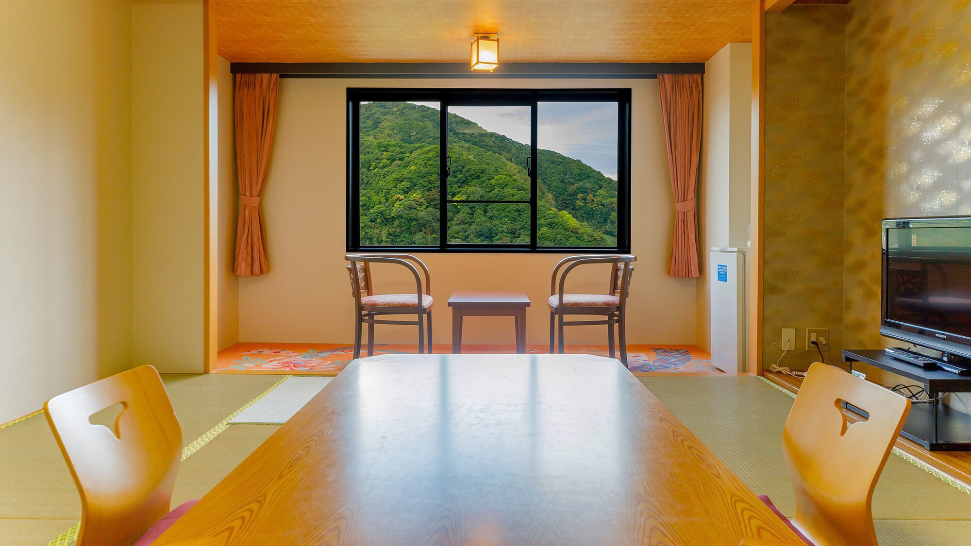 【本館】和室8〜10畳／リーズナブルに旅行したい方に最適な本館和室。