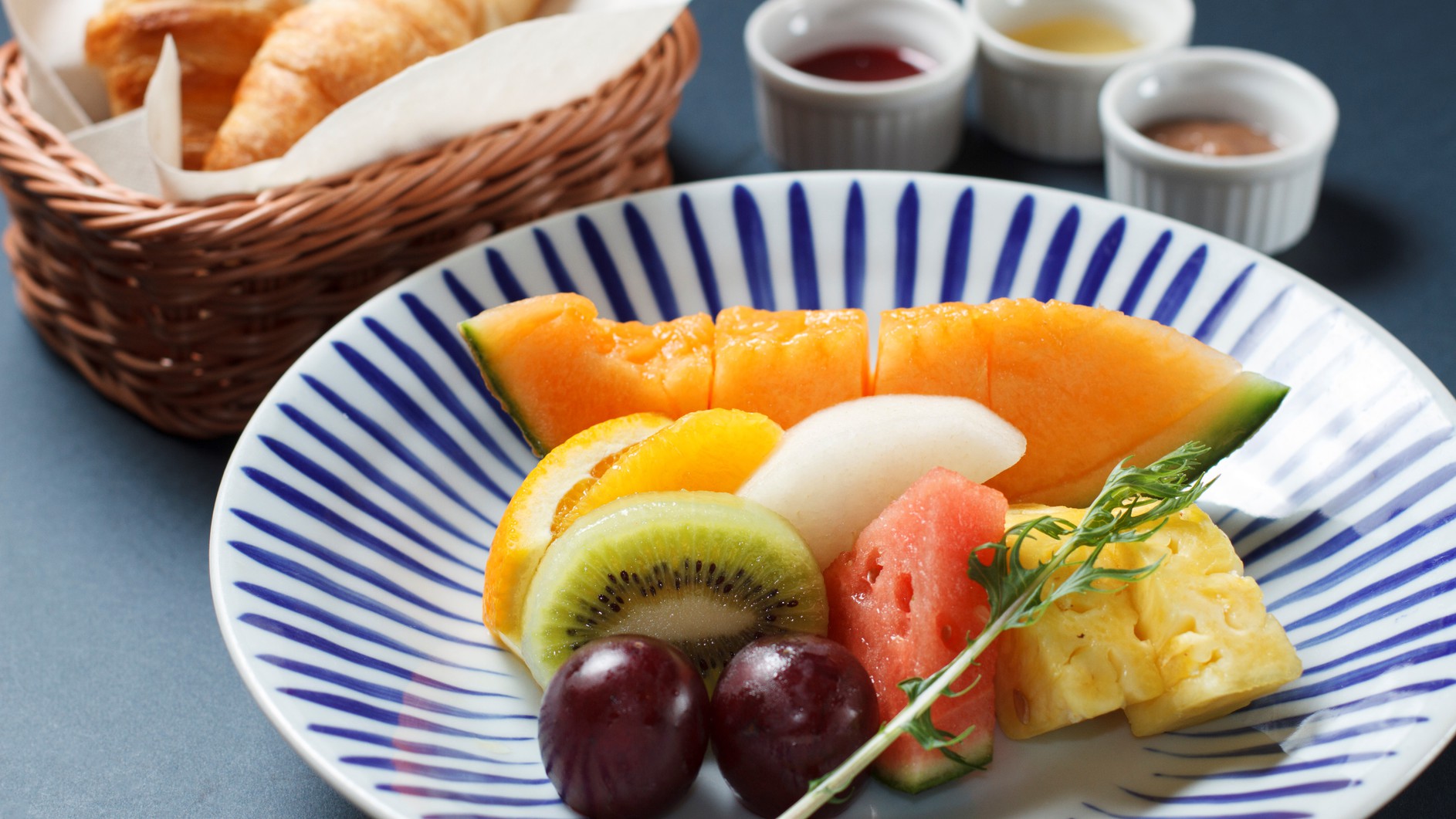4種から選べる朝食「コンチネンタル」／フレッシュフルーツと自家製ジャム3種付（イメージ）